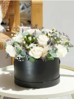 white-box-arrengement-flowers-in-kadriye.webp